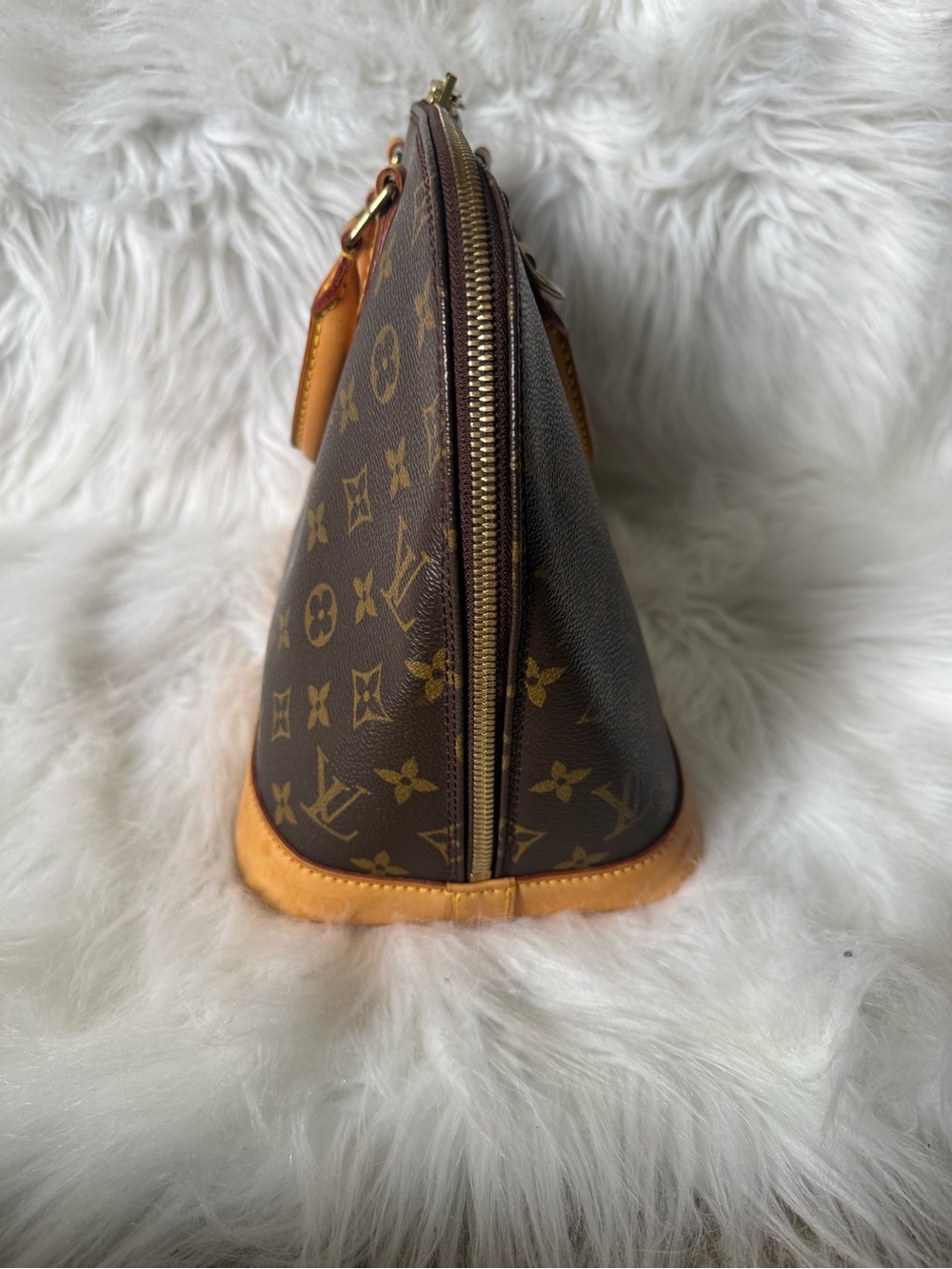 Louis Vuitton Brown Monogram Alma Satchel with Vachetta Trim - Picture 4 of 15